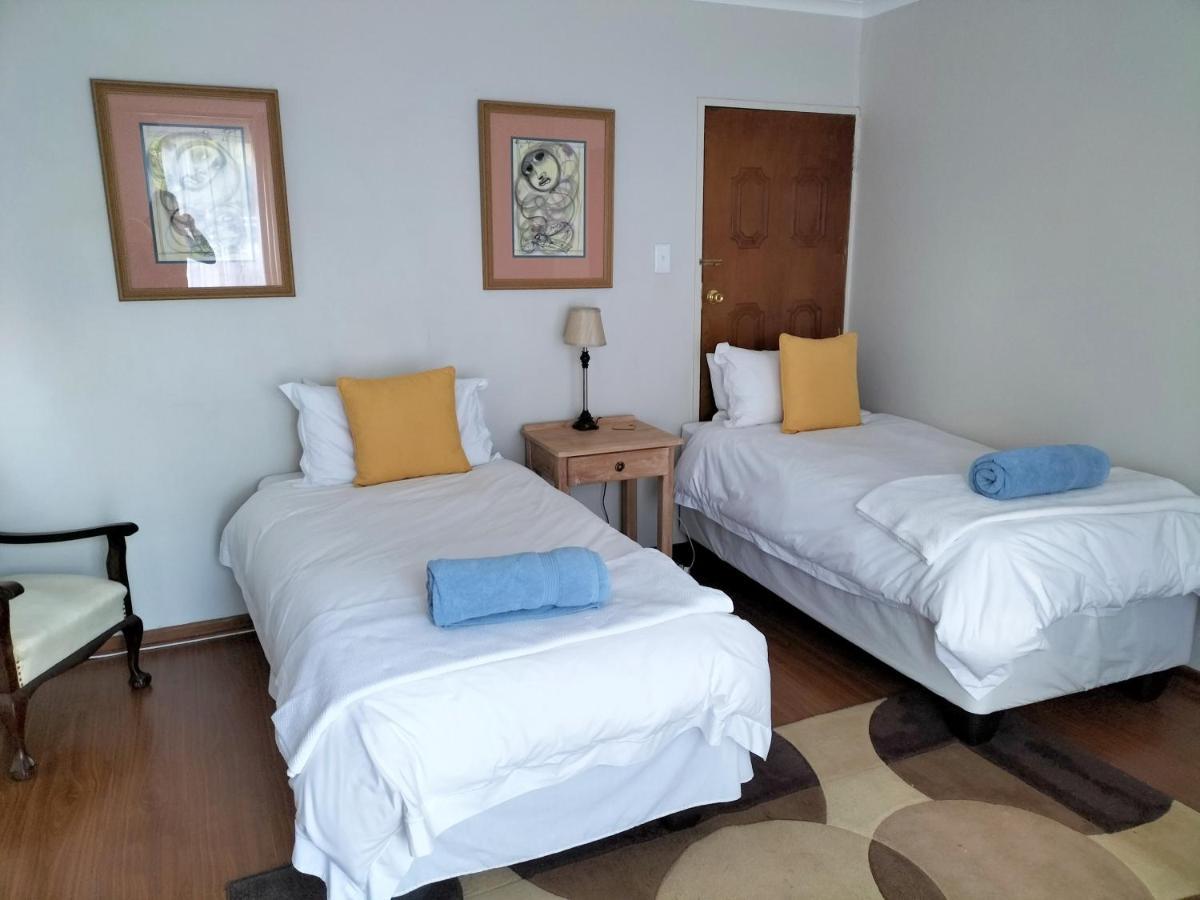Park Living Guesthouse Блоемфонтейн Екстериор снимка