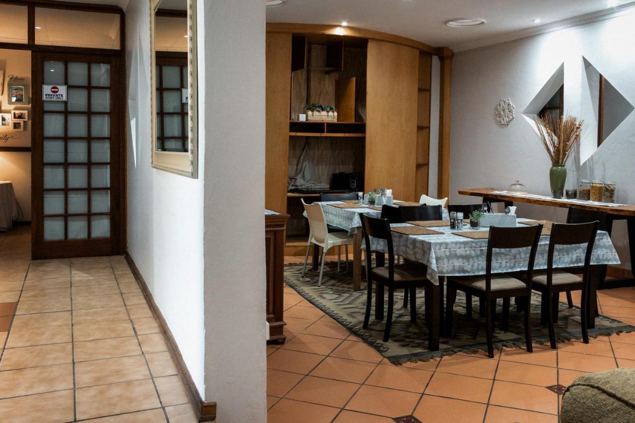 Park Living Guesthouse Блоемфонтейн Екстериор снимка